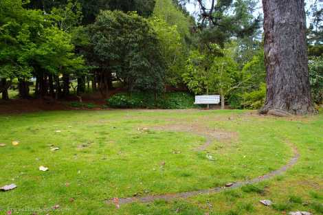 Explore Hamilton East Cemetery 