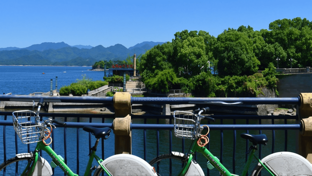 Cycling along Thousand Island Lake Greenway